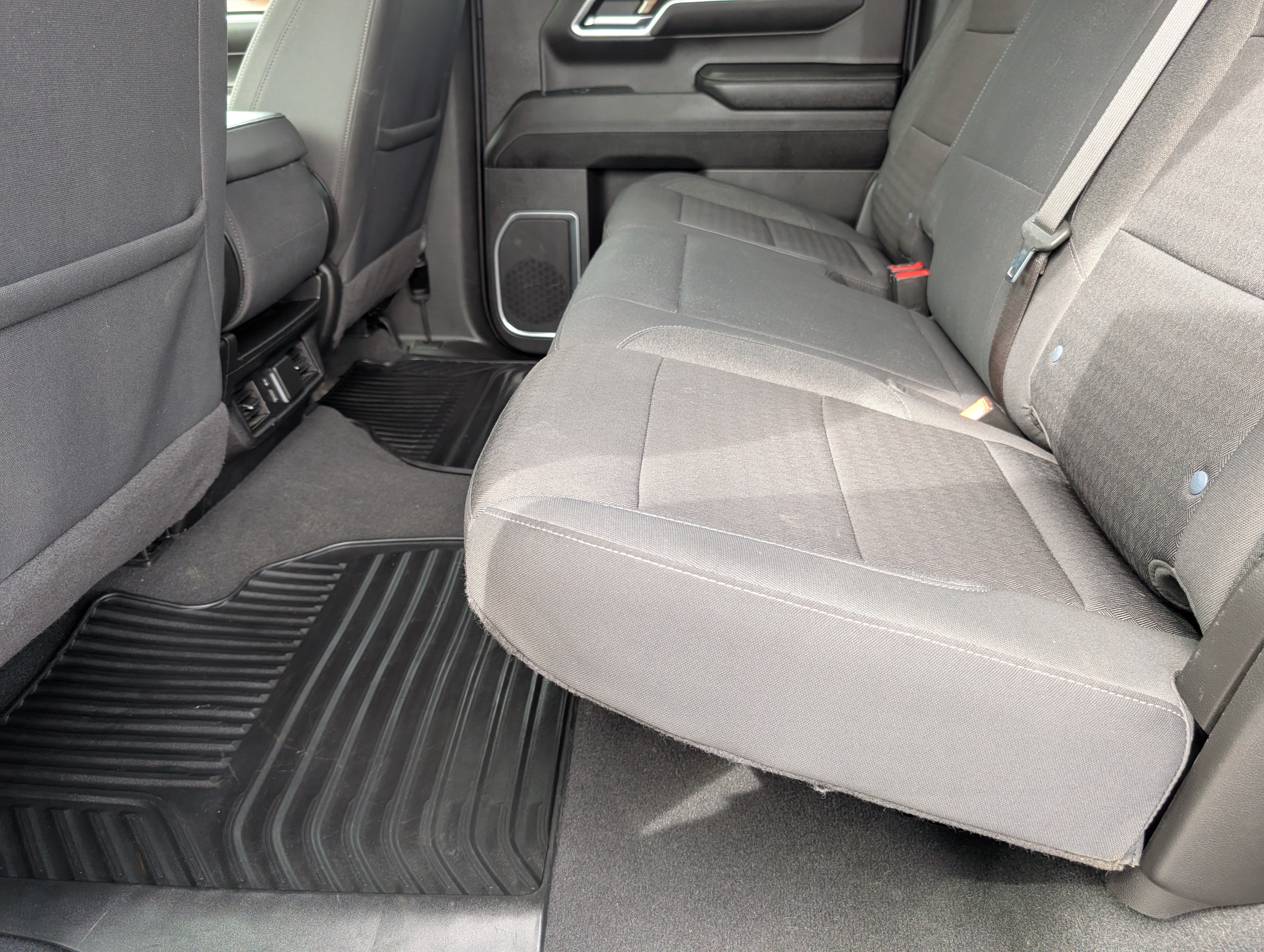 Used 2023 Chevrolet Silverado 1500 LT AWD/4WD image 27