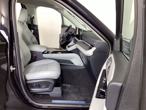 New 2026 Ford Explorer Platinum AWD/4WD image 8