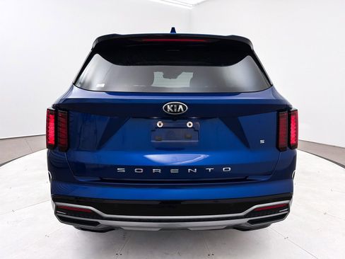 Used 2021 Kia Sorento S image 15