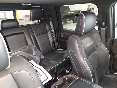 New 2026 RAM 2500 Laramie AWD/4WD image 14