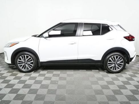 Used 2024 Nissan Kicks SV FWD image 9