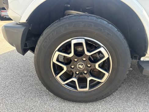 Used 2022 Ford Bronco Outer Banks AWD/4WD image 12