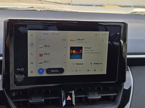 Used 2025 Toyota Corolla SE image 9