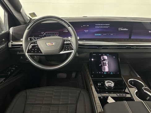Used 2026 Cadillac Escalade ESV Platinum Sport AWD/4WD image 26