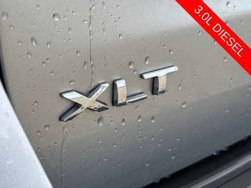 Used 2024 Ford Expedition Max XLT image 10