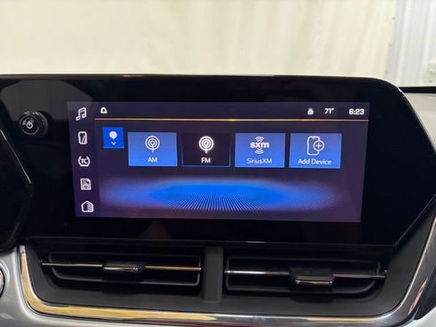 Used 2025 Chevrolet Trax LT w/ LT Convenience Package image 32