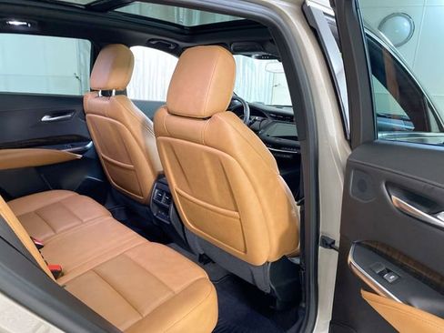 Used 2023 Cadillac XT4 Premium Luxury image 32