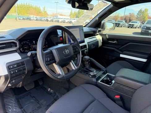 Used 2024 Toyota Tacoma TRD Off-Road AWD/4WD image 15