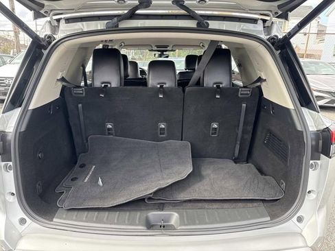 Used 2023 Nissan Pathfinder SL image 8