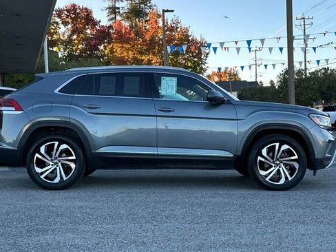 Used 2020 Volkswagen Atlas Cross Sport SEL Premium image 3