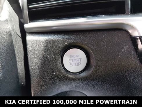 Certified 2024 Kia Sorento LX FWD image 17