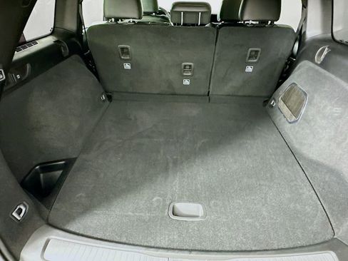 Certified 2023 Jeep Grand Cherokee Overland image 38