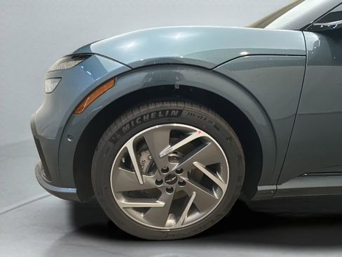 New 2026 Genesis GV60 Advance image 3