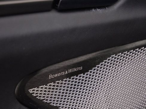 Used 2025 Aston Martin V8 Vantage Coupe image 21