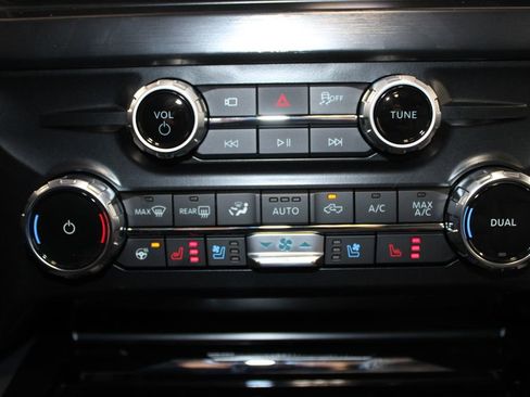 New 2026 Ford F250 Lariat w/ Black Appearance Package image 55