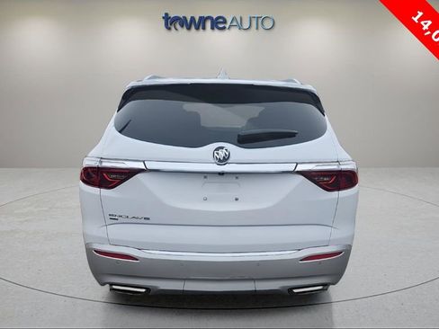 Used 2023 Buick Enclave Essence image 4