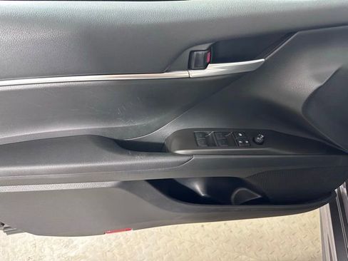 Used 2024 Toyota Camry SE w/ Cold Weather Package image 17