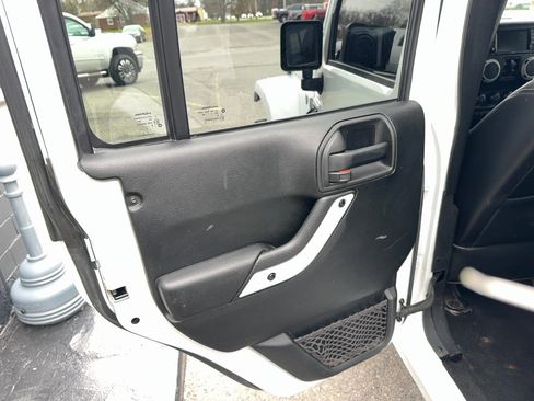 Used 2018 Jeep Wrangler Unlimited Sahara w/ Dual Top Group image 11