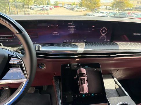 Used 2025 Cadillac Escalade ESV Sport w/ Touring Package AWD/4WD image 25