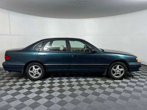 Used 1999 Toyota Avalon XL FWD image 4