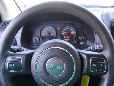 Used 2015 Jeep Compass Sport image 18