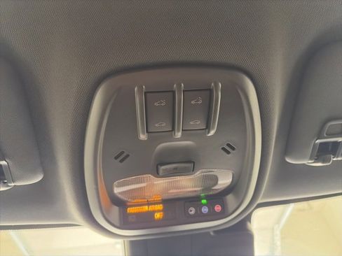 New 2026 Chevrolet Trax RS w/ Sunroof Package image 22