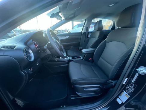 Certified 2022 Kia Forte LXS image 11