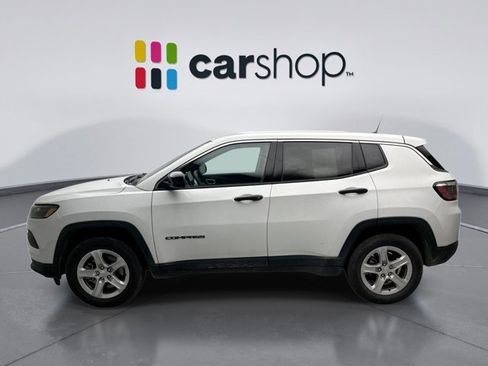 Used 2023 Jeep Compass Sport image 2
