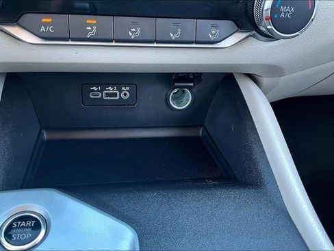 Used 2025 Nissan Altima 2.5 SV FWD image 15
