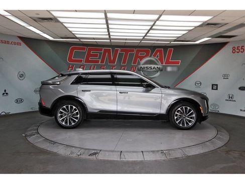 Used 2024 Cadillac Lyriq Sport w/ LPO, Floor Liner Package RWD image 5