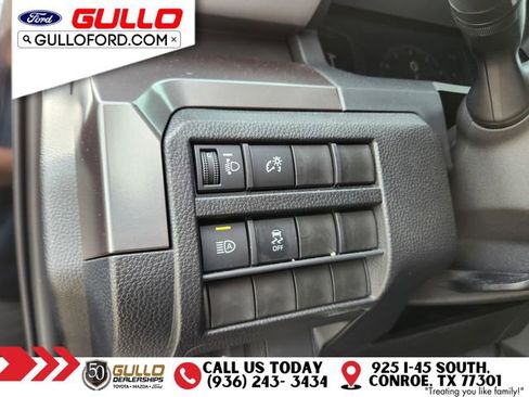 Used 2025 Toyota Tacoma SR5 AWD/4WD image 22
