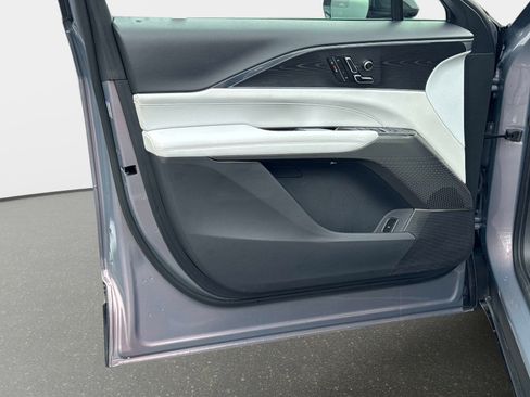 Certified 2024 Cadillac Lyriq Luxury image 15