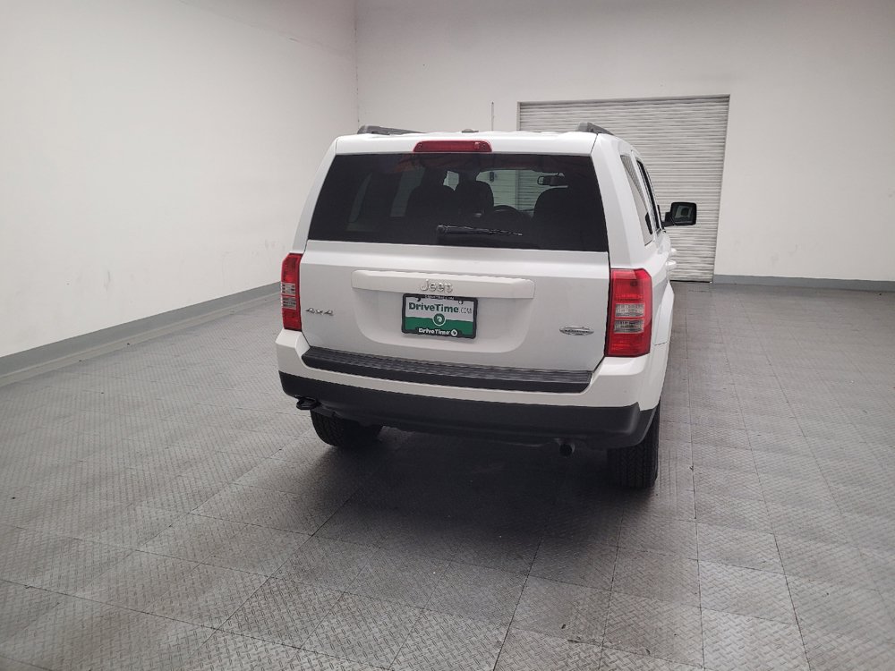 Used 2015 Jeep Patriot Latitude w/ All Weather Capability Group AWD/4WD image 7