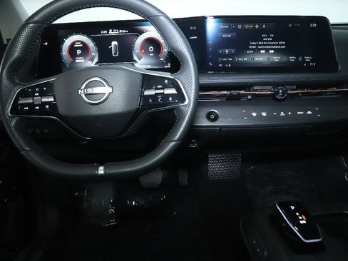 Used 2023 Nissan Ariya AWD image 26