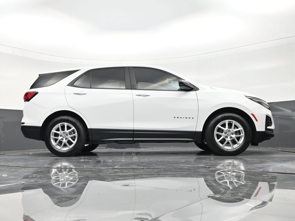 Used 2022 Chevrolet Equinox LS FWD image 22