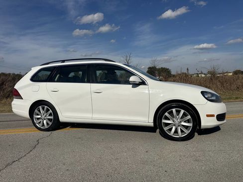 Used 2011 Volkswagen Jetta TDI w/ Wheel & Sunroof Pkg image 3