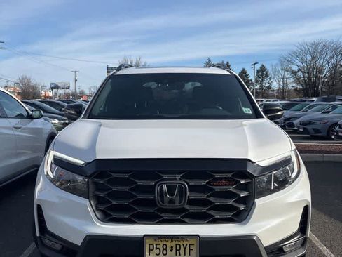 Certified 2023 Honda Passport TrailSport image 3