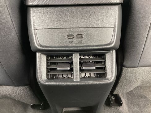Used 2025 Chevrolet Equinox LT w/ Convenience Package II FWD image 30