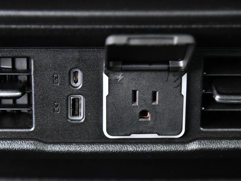 Used 2024 GMC Sierra 1500 SLT image 41