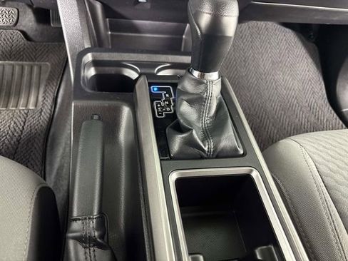 Used 2022 Toyota Tacoma SR5 RWD image 22