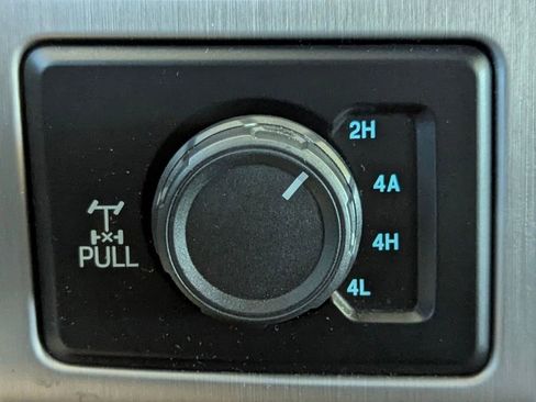 Certified 2017 Ford F150 Platinum w/ Equipment Group 701A Luxury image 29