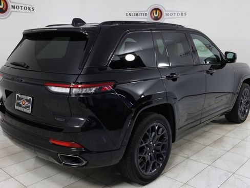 Used 2024 Jeep Grand Cherokee Summit w/ High Altitude Package AWD/4WD image 3