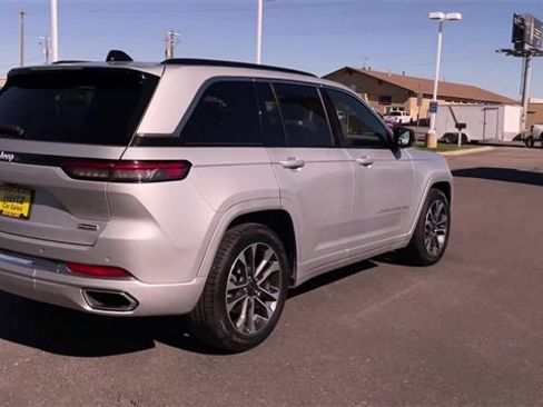 Used 2024 Jeep Grand Cherokee Overland image 9