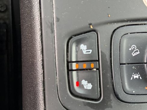 Used 2024 GMC Terrain SLT AWD/4WD image 33
