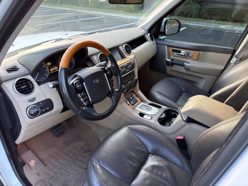 Used 2015 Land Rover LR4 HSE LUX image 12