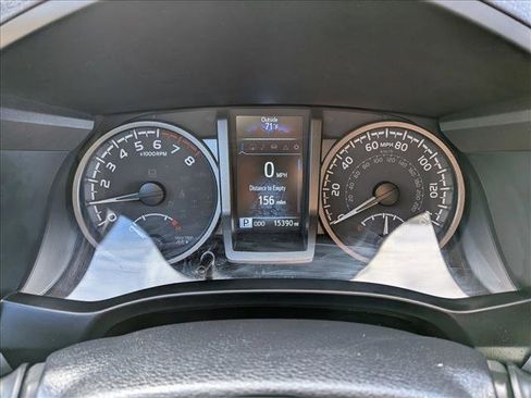 Used 2023 Toyota Tacoma TRD Off-Road image 12