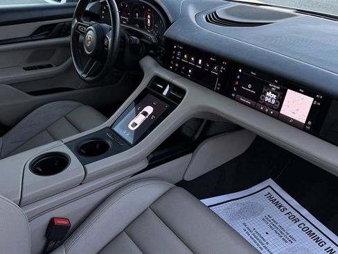 Used 2022 Porsche Taycan image 46