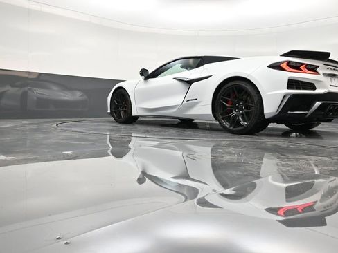 Used 2026 Chevrolet Corvette Z06 RWD image 22