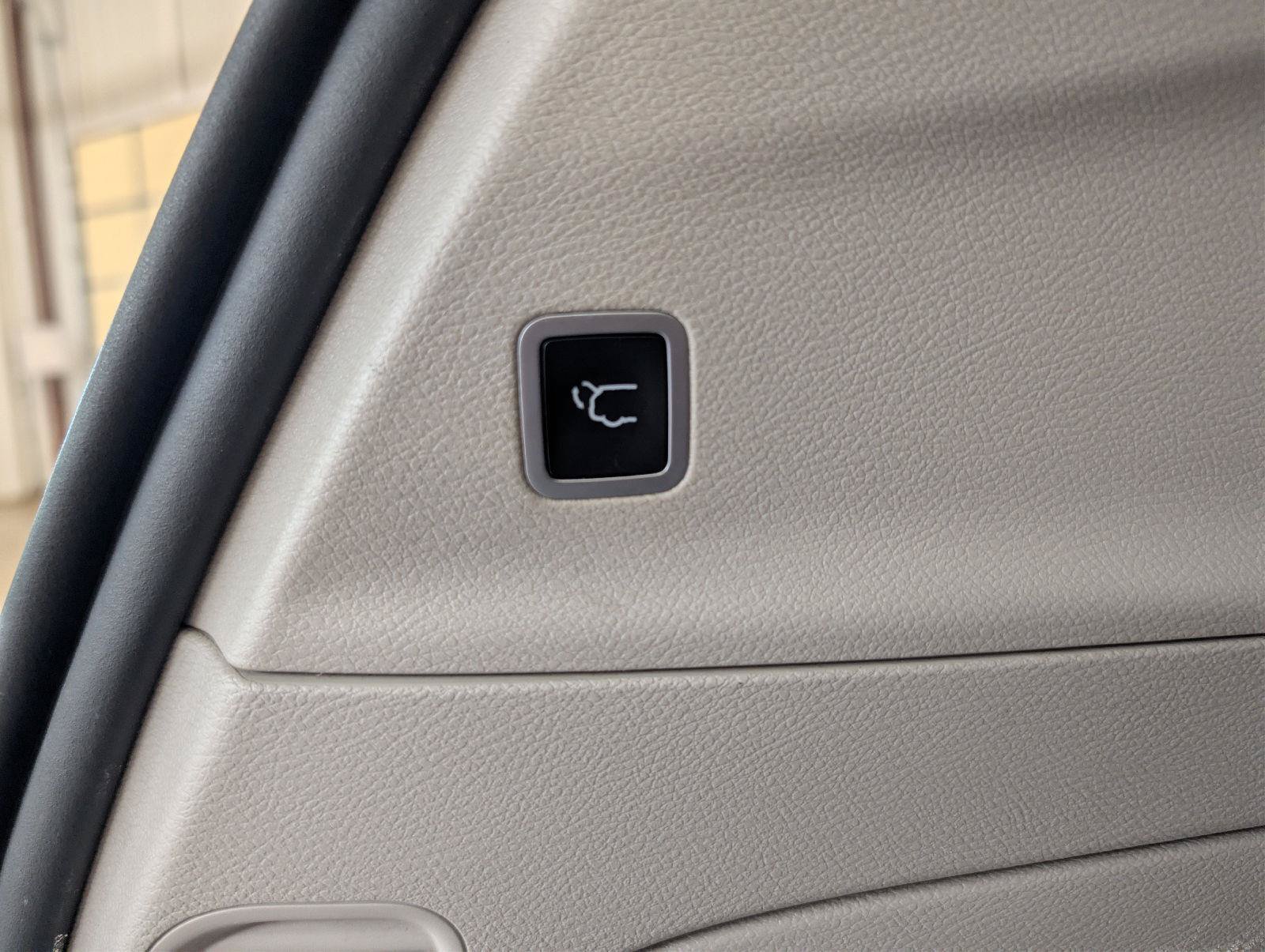 Used 2019 Chrysler Pacifica Touring-L Plus w/ Advanced Safetytec Group FWD image 43