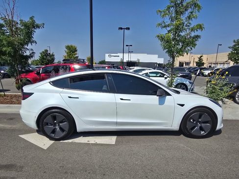 Used 2021 Tesla Model 3 Standard Range Plus RWD image 17